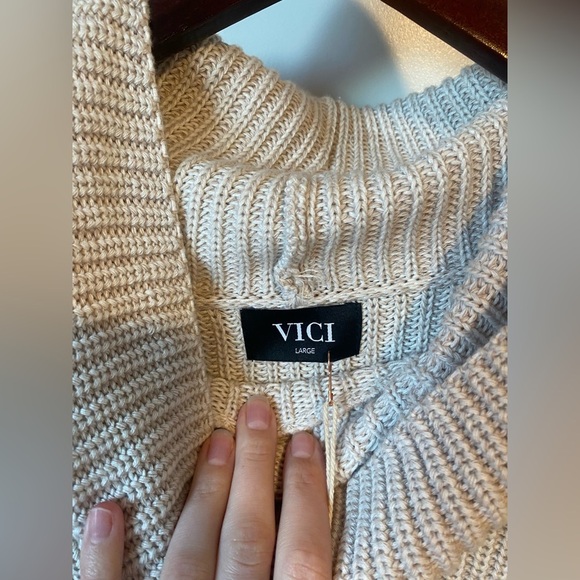 NWT - VICI - Shoreditch Cotton Blend Zip Sleeve
Knit Sweater - Size Large - Picture 8 of 9